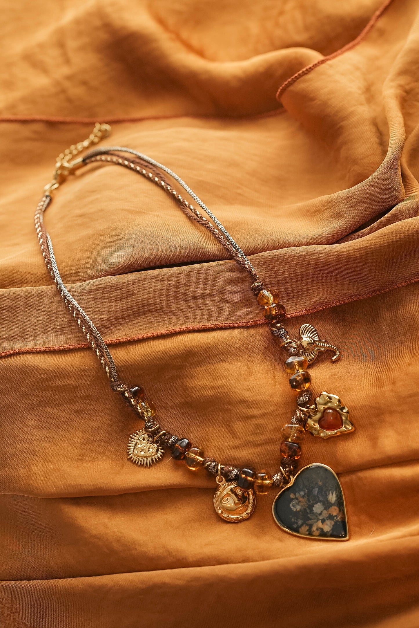 Collier Brown Pearl Heart